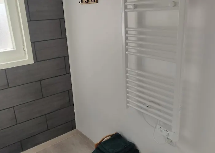 Les Hirondelles 度假居 Arrest